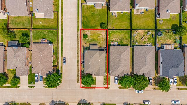 8805 Whirlwind Trail, Aubrey, TX 76227