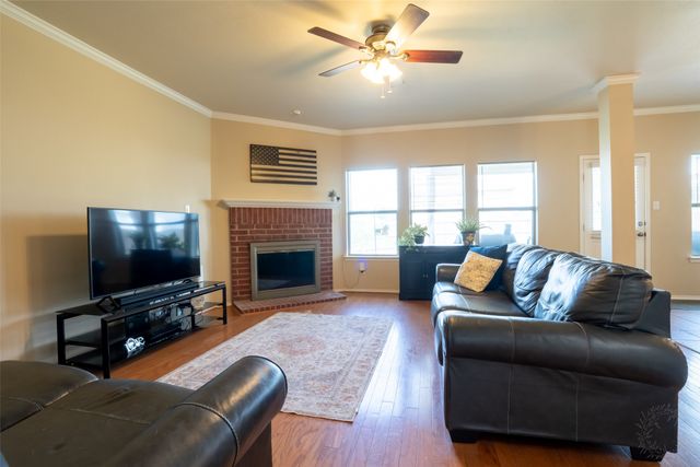 8805 Whirlwind Trail, Aubrey, TX 76227