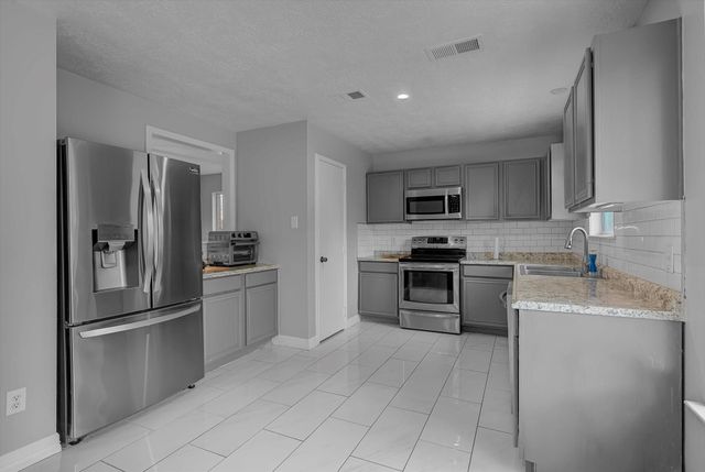 16919 Lacing Court, Crosby, TX 77532