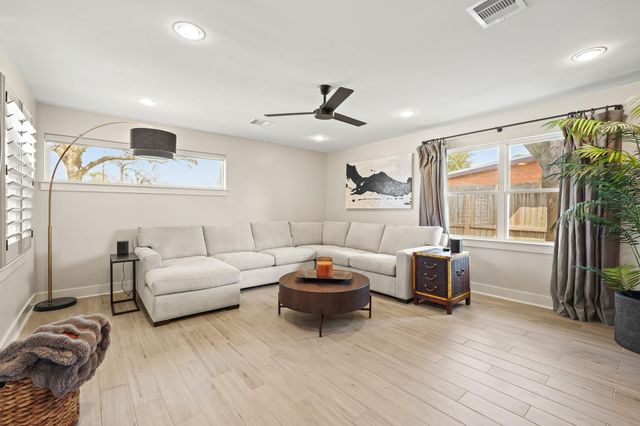 5009 Libbey Lane, Houston, TX 77092