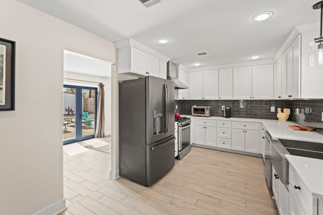 5009 Libbey Lane, Houston, TX 77092