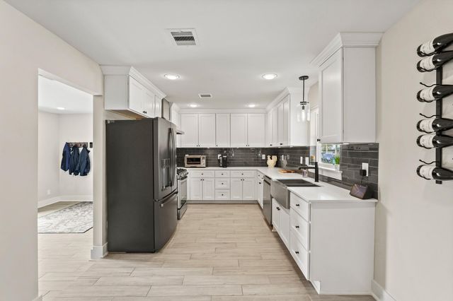 5009 Libbey Lane, Houston, TX 77092