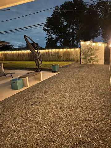 5009 Libbey Lane, Houston, TX 77092