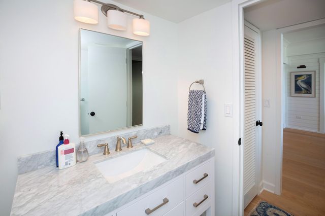 14 Lockwood Drive Apt 2d, Charleston, SC 29401