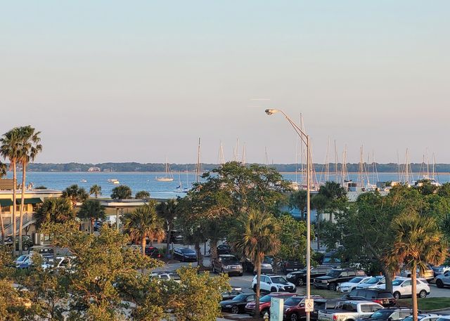 14 Lockwood Drive Apt 2d, Charleston, SC 29401