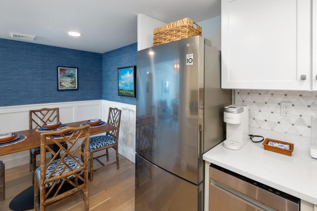 14 Lockwood Drive Apt 2d, Charleston, SC 29401