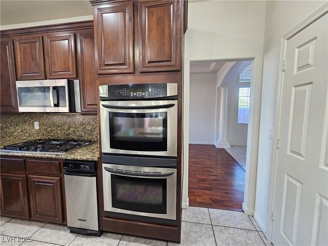 10134 Reflection Brook Avenue, Las Vegas, NV 89148