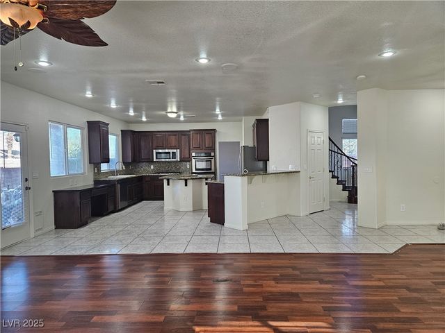 10134 Reflection Brook Avenue, Las Vegas, NV 89148