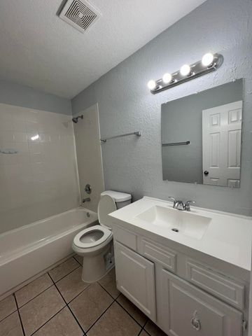 203 Southland Drive B, Fort Pierce, FL 34982