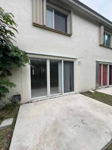 203 Southland Drive B, Fort Pierce, FL 34982