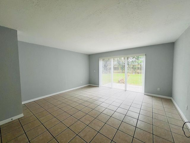 203 Southland Drive B, Fort Pierce, FL 34982