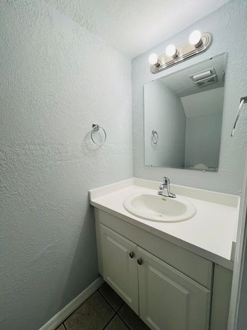 203 Southland Drive B, Fort Pierce, FL 34982