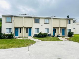 203 Southland Drive B, Fort Pierce, FL 34982