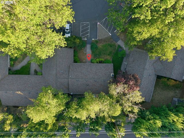 11263 Sw SPRINGWOOD Dr, Portland, OR 97223