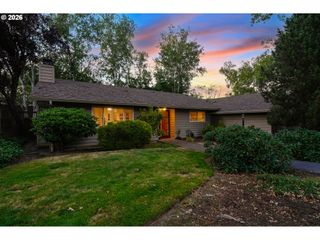 11263 Sw SPRINGWOOD Dr, Portland, OR 97223