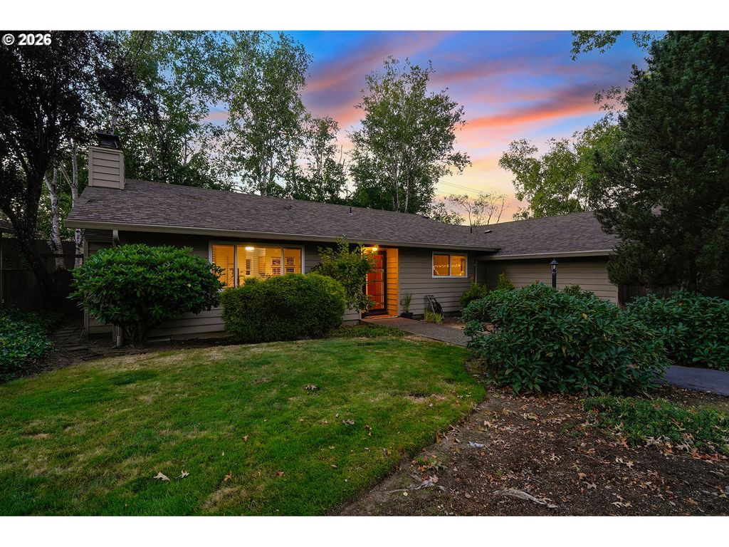 11263 Sw SPRINGWOOD Dr, Portland, OR 97223