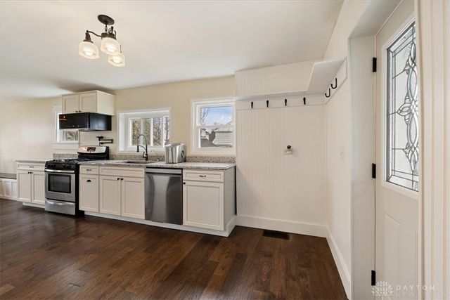 618 W Jefferson Street, New Carlisle, OH 45344