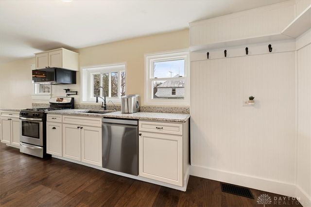 618 W Jefferson Street, New Carlisle, OH 45344