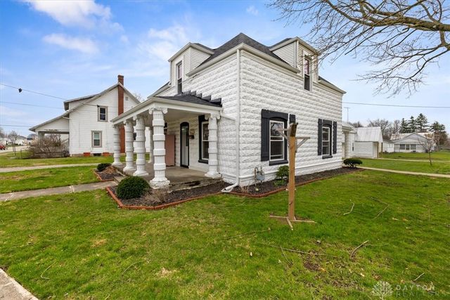 618 W Jefferson Street, New Carlisle, OH 45344