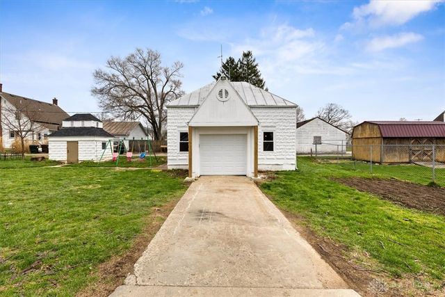 618 W Jefferson Street, New Carlisle, OH 45344