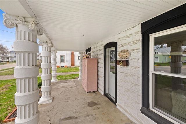 618 W Jefferson Street, New Carlisle, OH 45344