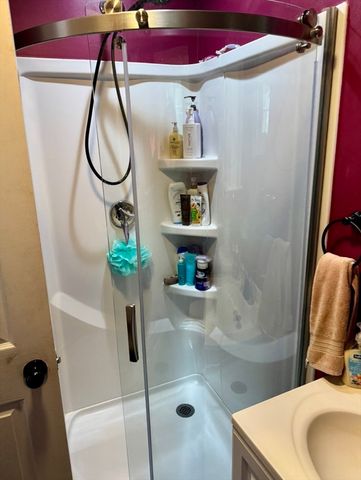 9 Oakwood Ave, Saugus, MA 01906