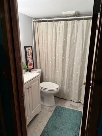 9 Oakwood Ave, Saugus, MA 01906