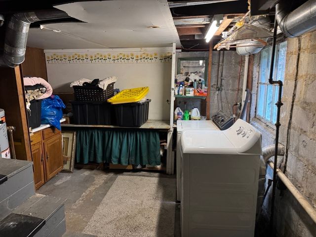 9 Oakwood Ave, Saugus, MA 01906