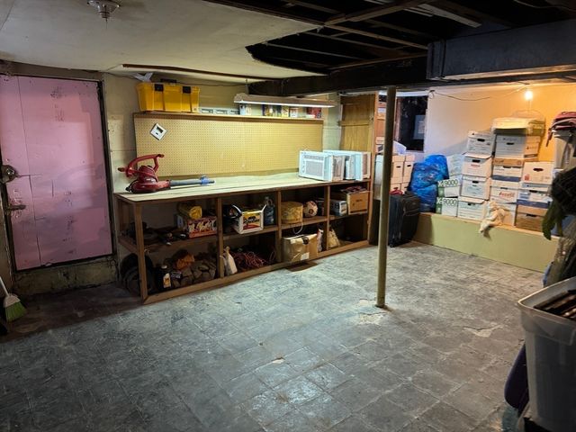 9 Oakwood Ave, Saugus, MA 01906