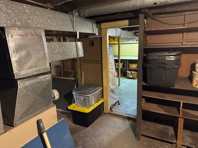 9 Oakwood Ave, Saugus, MA 01906