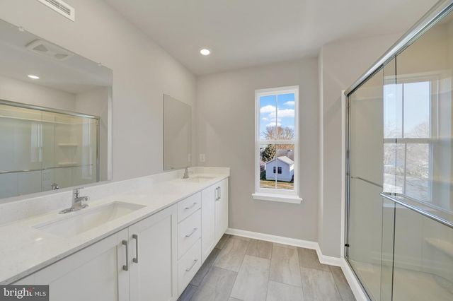 553 W NORTH ST, Smyrna, DE 19977