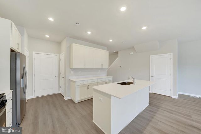 553 W NORTH ST, Smyrna, DE 19977