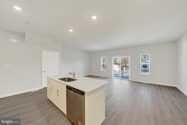 553 W NORTH ST, Smyrna, DE 19977