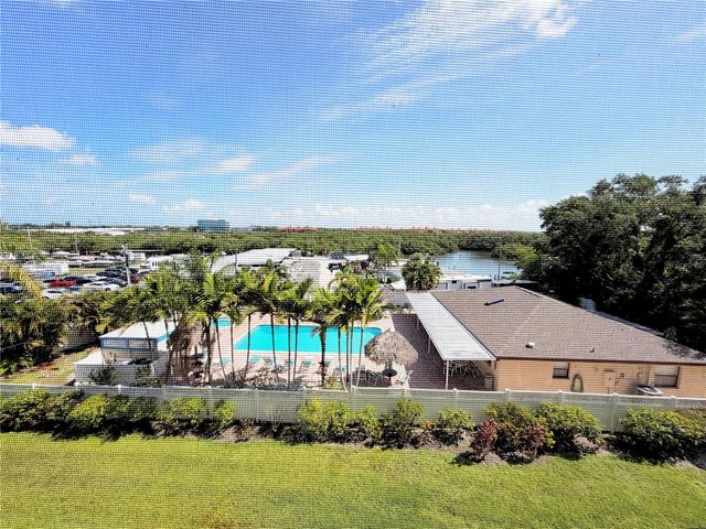 1000 COVE CAY DRIVE 4D, Clearwater, FL 33760