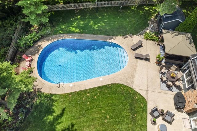 1553 Allen Lane, St. Charles, IL 60174