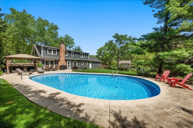 1553 Allen Lane, St. Charles, IL 60174