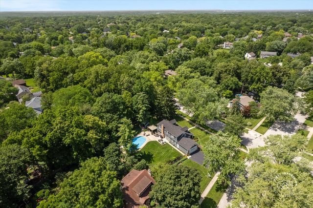 1553 Allen Lane, St. Charles, IL 60174