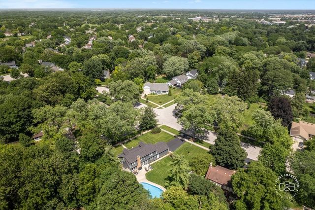 1553 Allen Lane, St. Charles, IL 60174