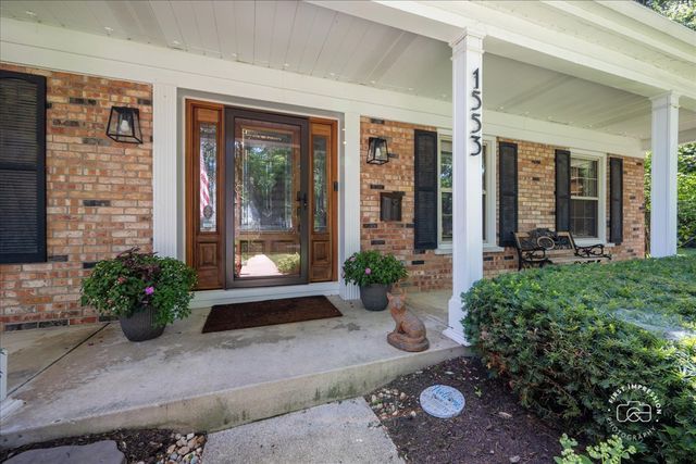 1553 Allen Lane, St. Charles, IL 60174
