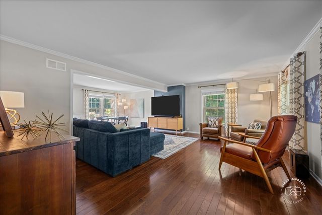 1553 Allen Lane, St. Charles, IL 60174