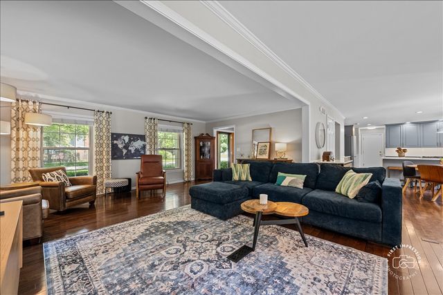 1553 Allen Lane, St. Charles, IL 60174