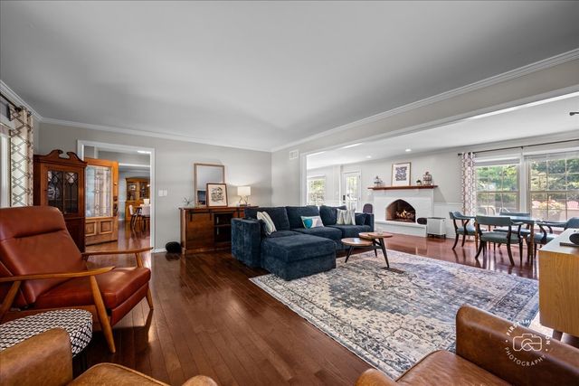 1553 Allen Lane, St. Charles, IL 60174