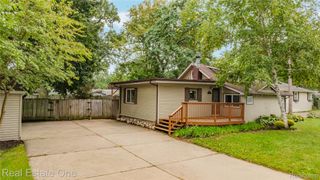 8643 Hibbing Street, Commerce Charter Township, MI 48382
