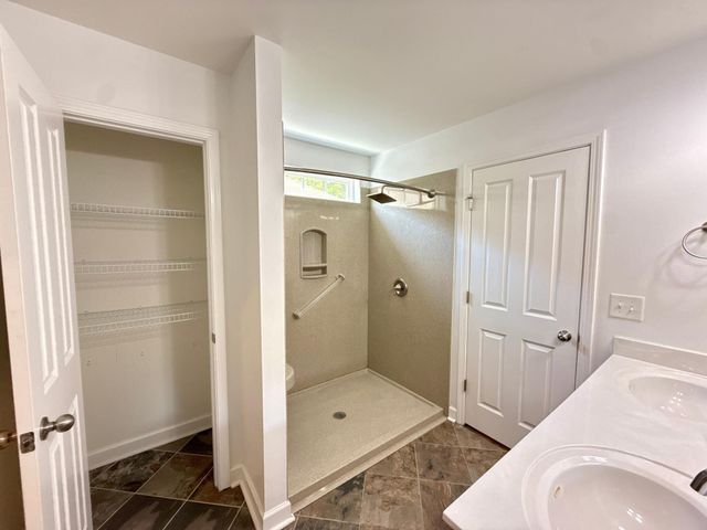 2422 Duxbury Dr, Columbia, TN 38401