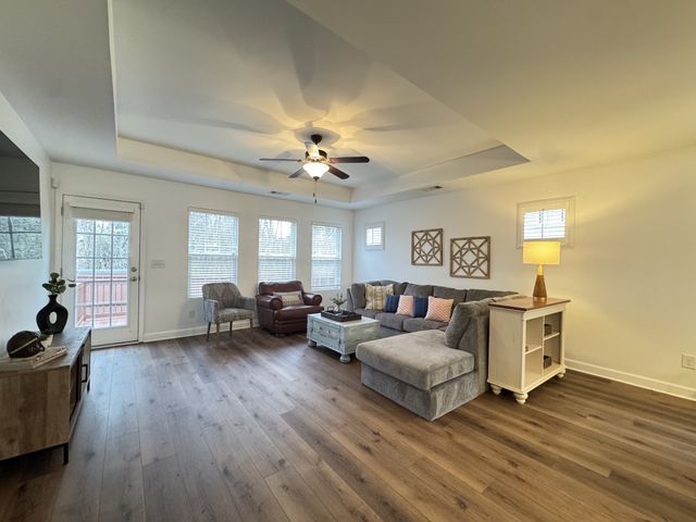 2422 Duxbury Dr, Columbia, TN 38401