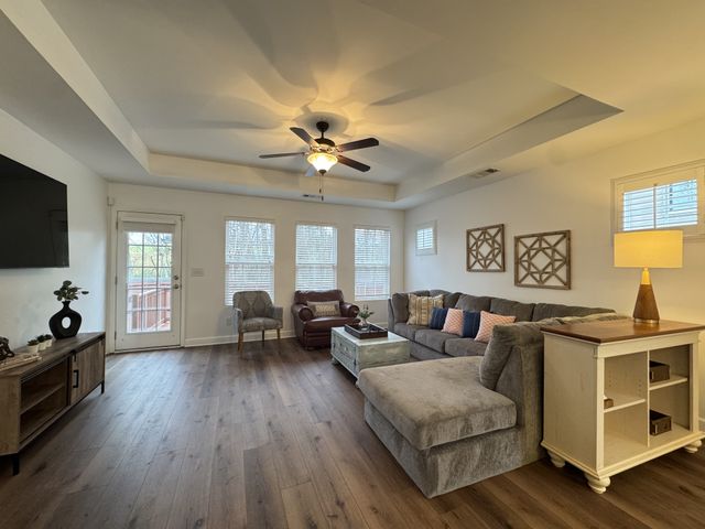 2422 Duxbury Dr, Columbia, TN 38401