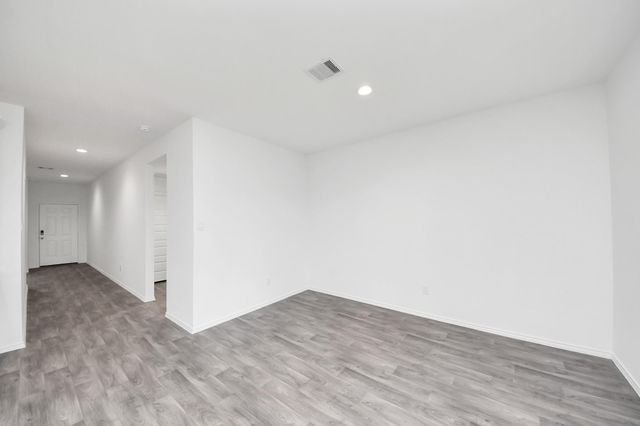 2007 Woodlark Way, Sealy, TX 77474