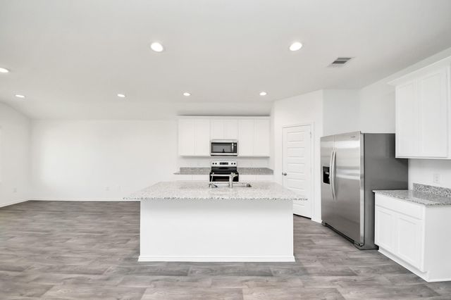 2007 Woodlark Way, Sealy, TX 77474