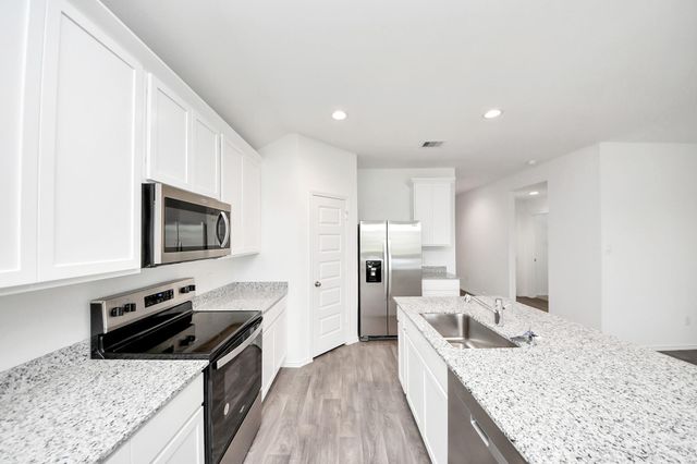 2007 Woodlark Way, Sealy, TX 77474