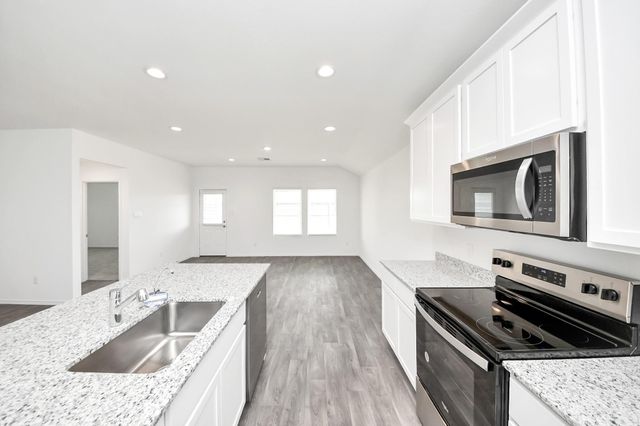 2007 Woodlark Way, Sealy, TX 77474